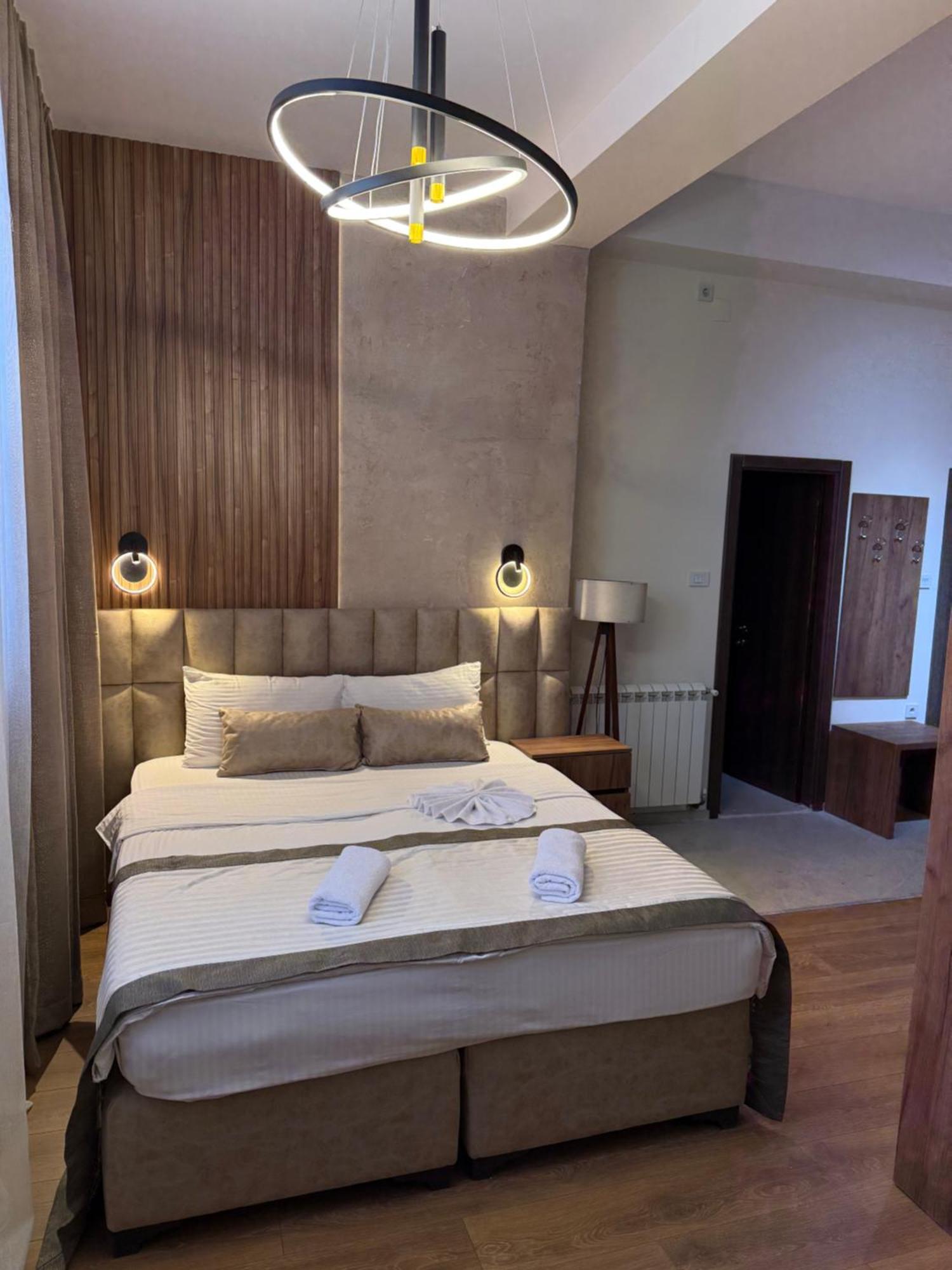 Apostolovic Plus Leskovac  Ngoại thất bức ảnh